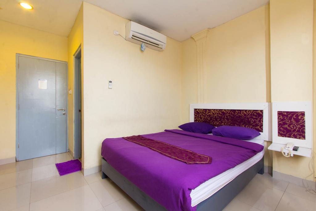 Wijaya Imperial Hotel Baturetno Exterior photo